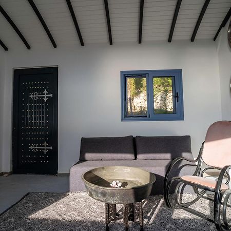 Serenity Boutique Suites Athanion Exterior photo