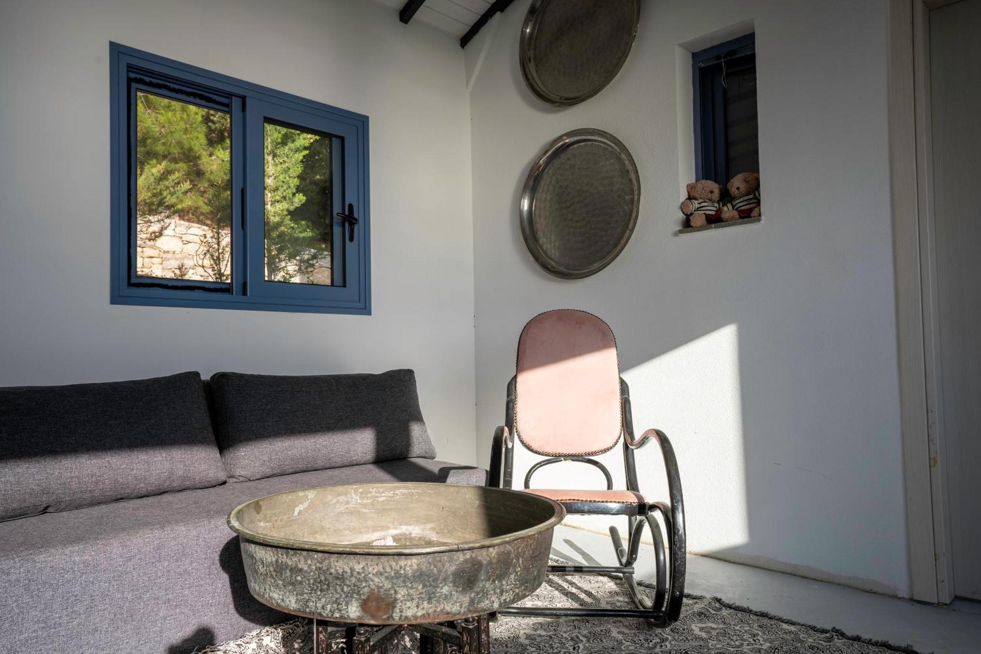 Serenity Boutique Suites Athanion Exterior photo