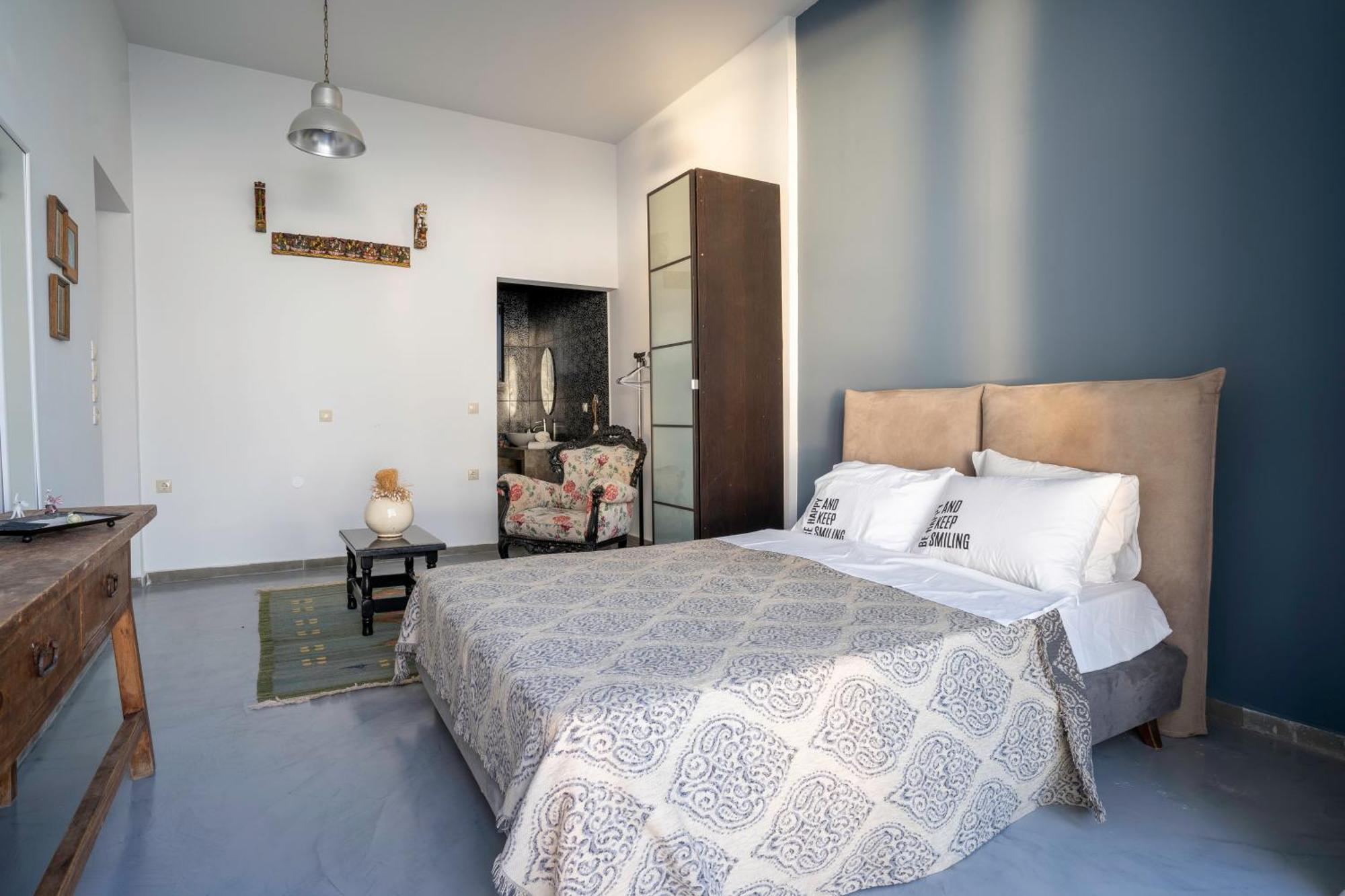 Serenity Boutique Suites Athanion Exterior photo