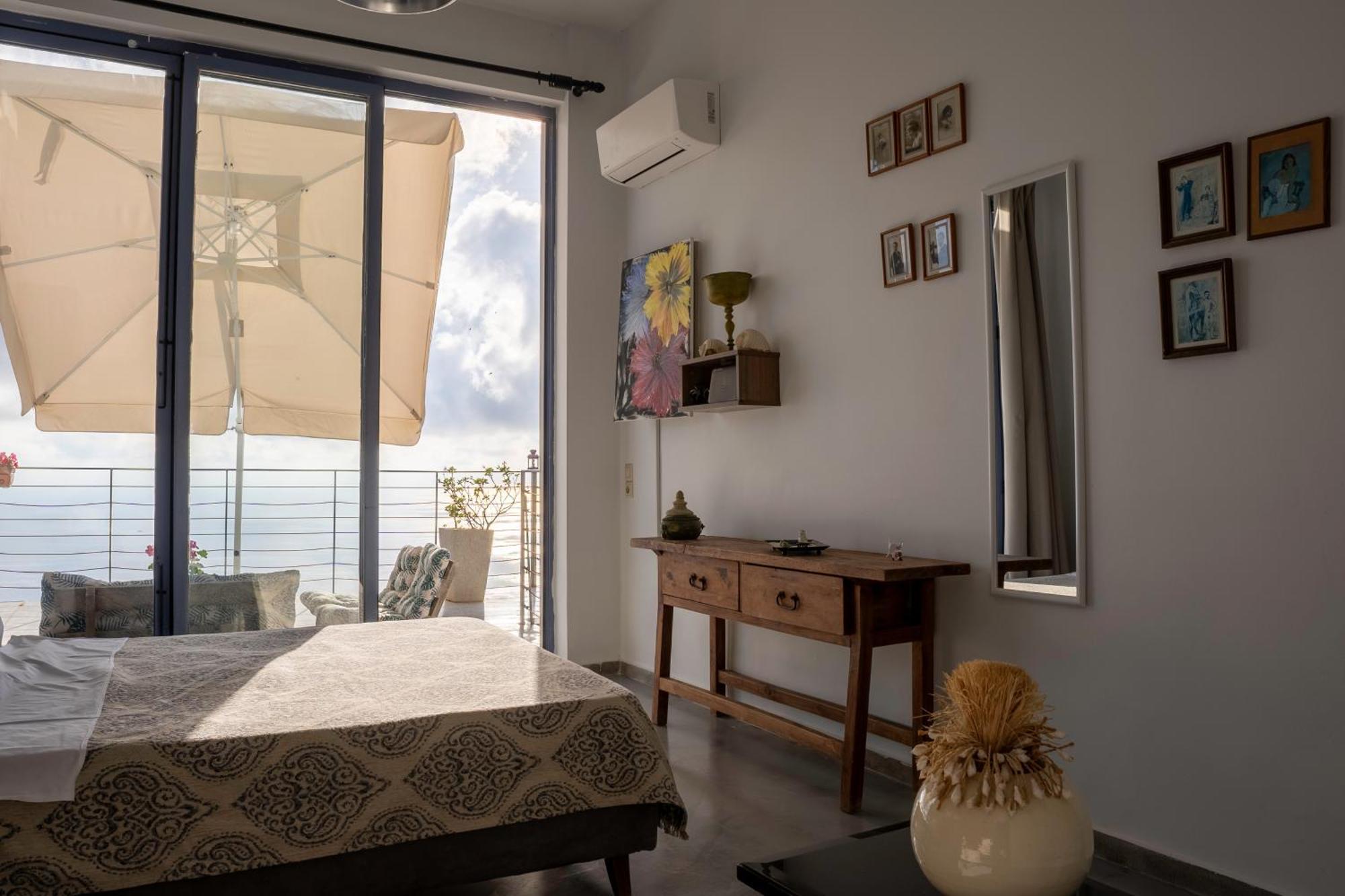 Serenity Boutique Suites Athanion Exterior photo