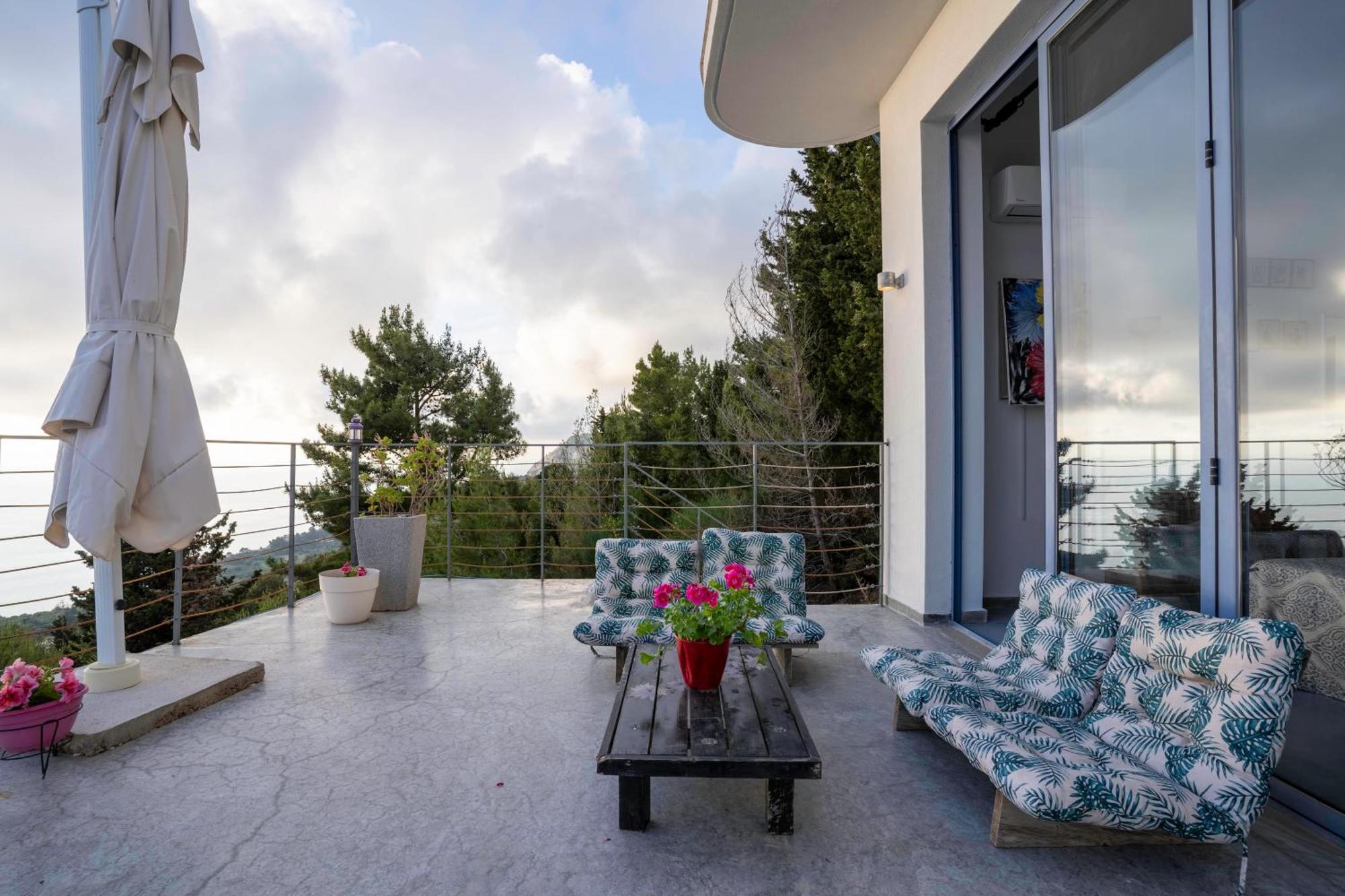 Serenity Boutique Suites Athanion Exterior photo