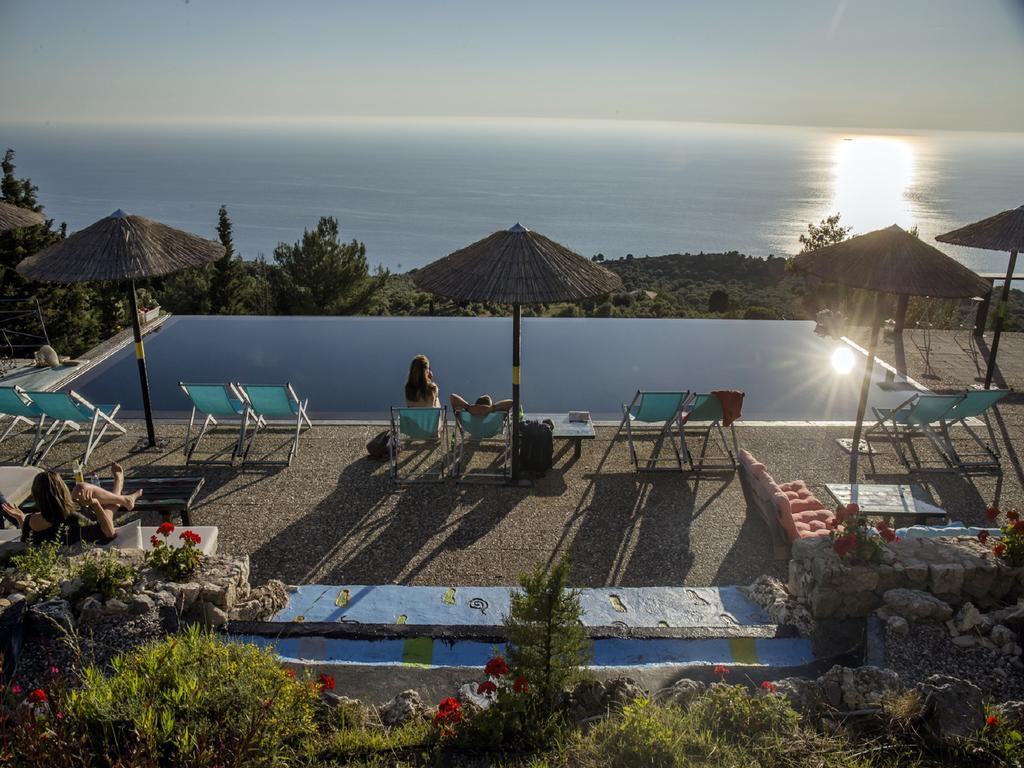 Serenity Boutique Suites Athanion Exterior photo